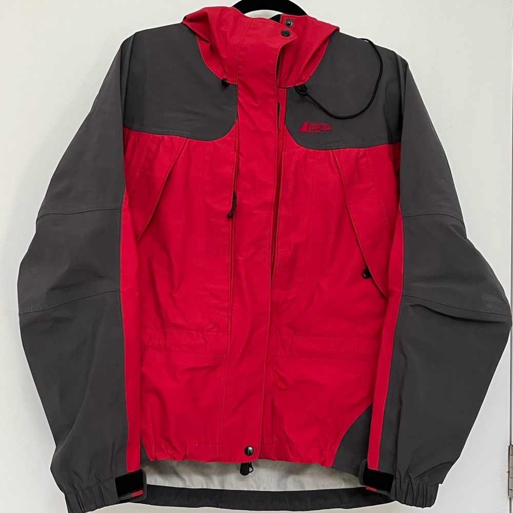 MEC - women’s GORE TEX jacket (Size S)